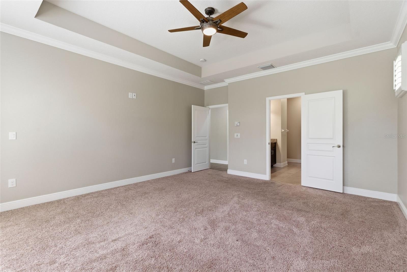 Listing photo id 21 for 7017 Artesian Court