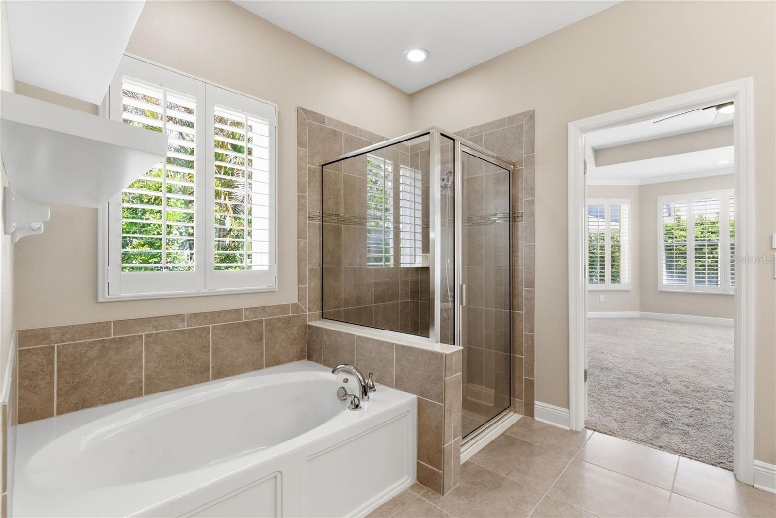 Listing photo id 23 for 7017 Artesian Court