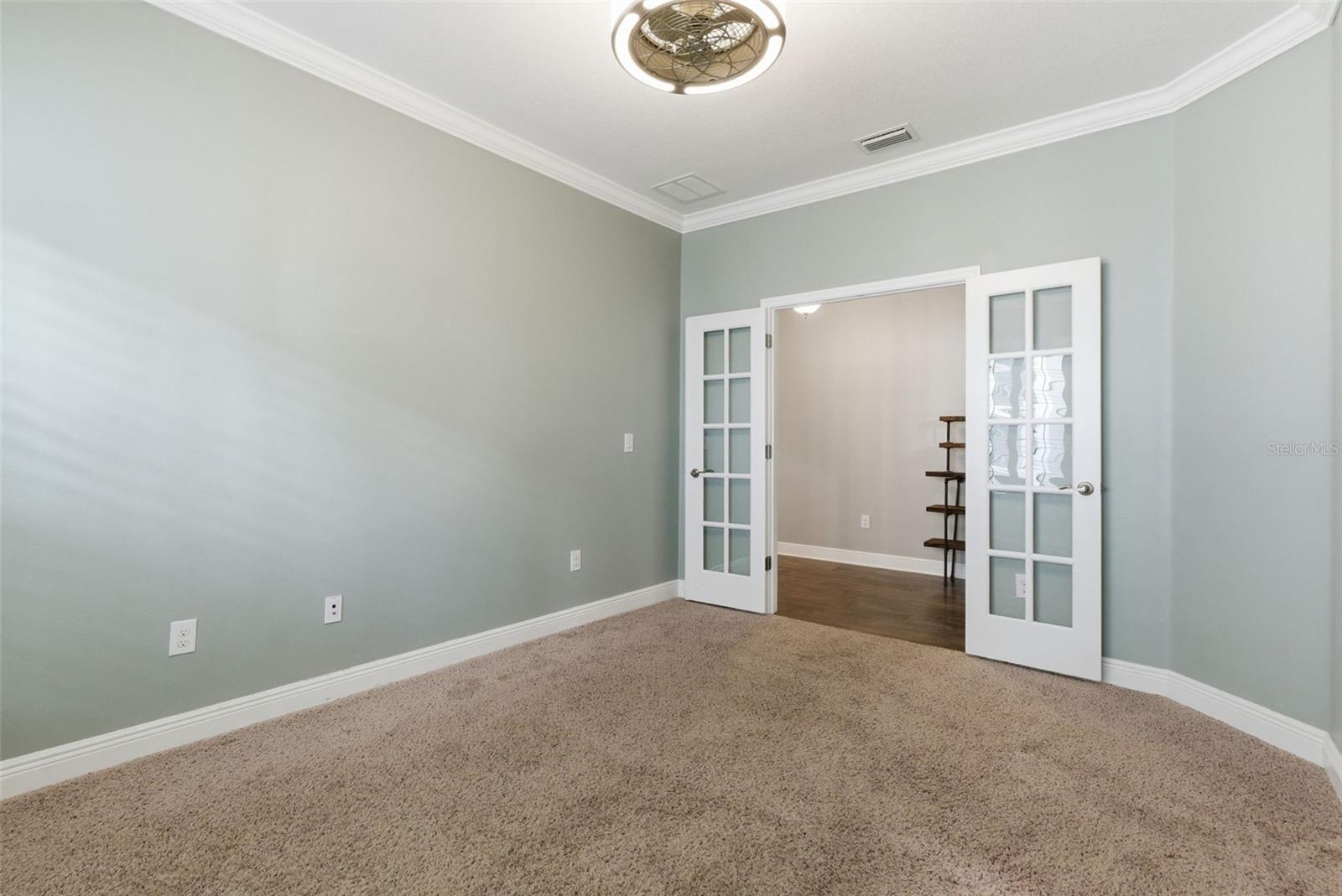 Listing photo id 26 for 7017 Artesian Court