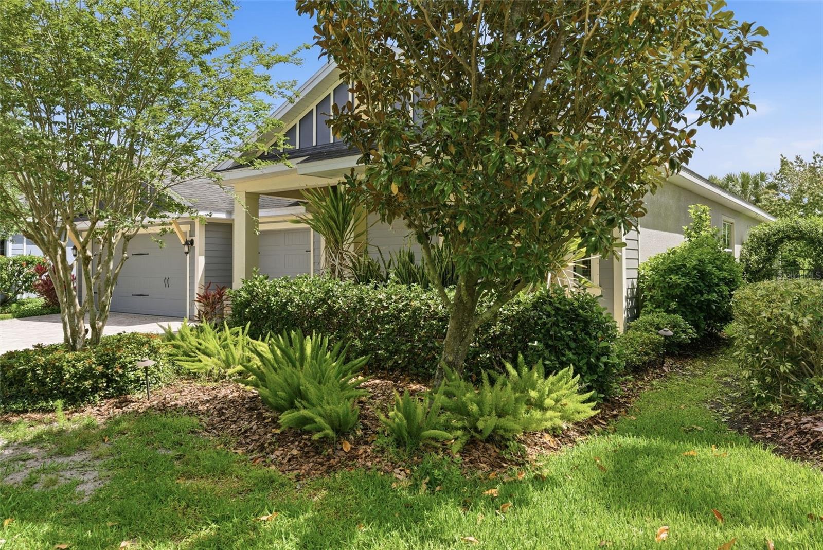 Listing photo id 1 for 7017 Artesian Court