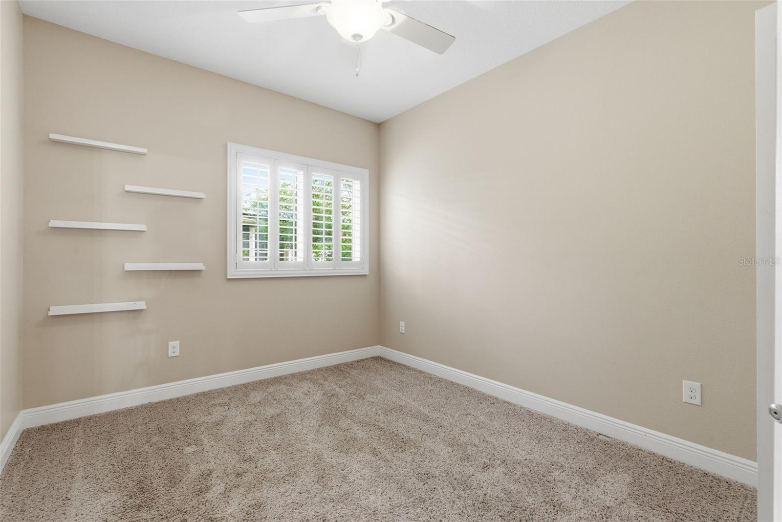 Listing photo id 33 for 7017 Artesian Court