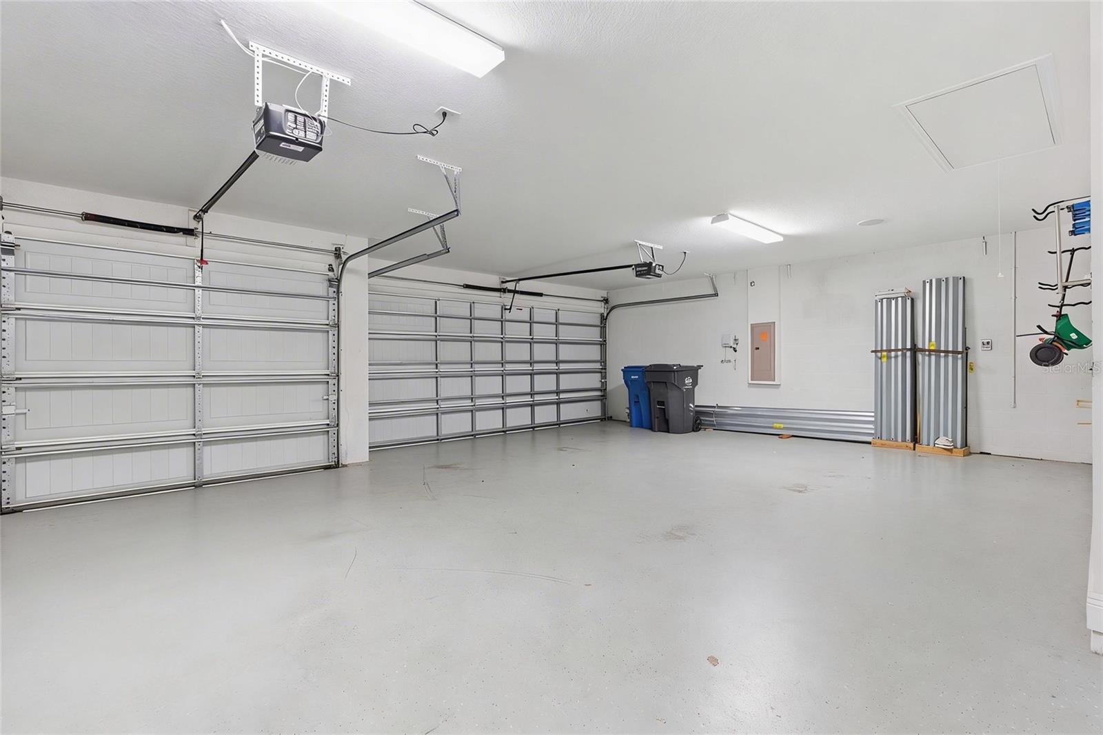 Listing photo id 49 for 7017 Artesian Court