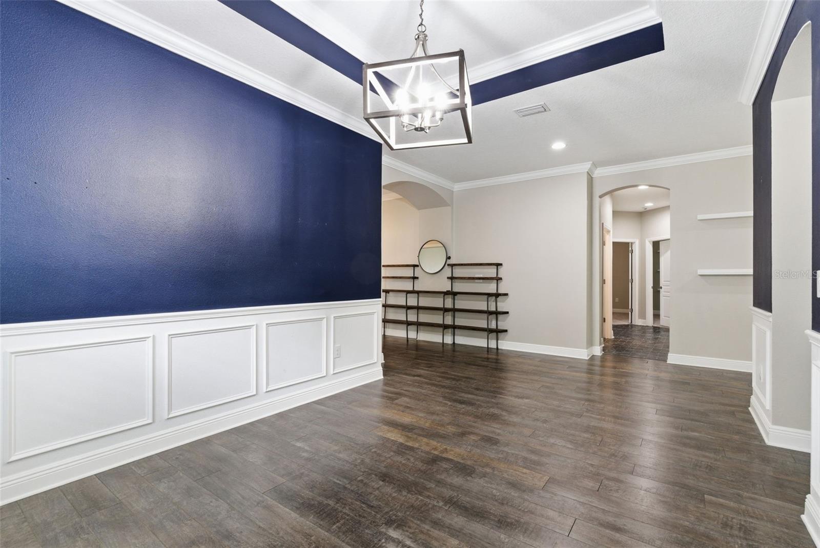 Listing photo id 6 for 7017 Artesian Court