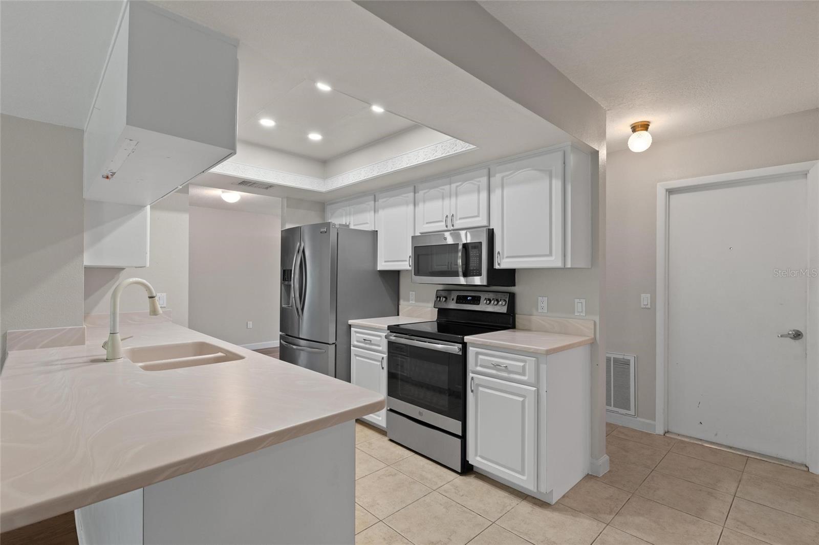 Image 10 of 26 For 11241 Rollingwood Drive