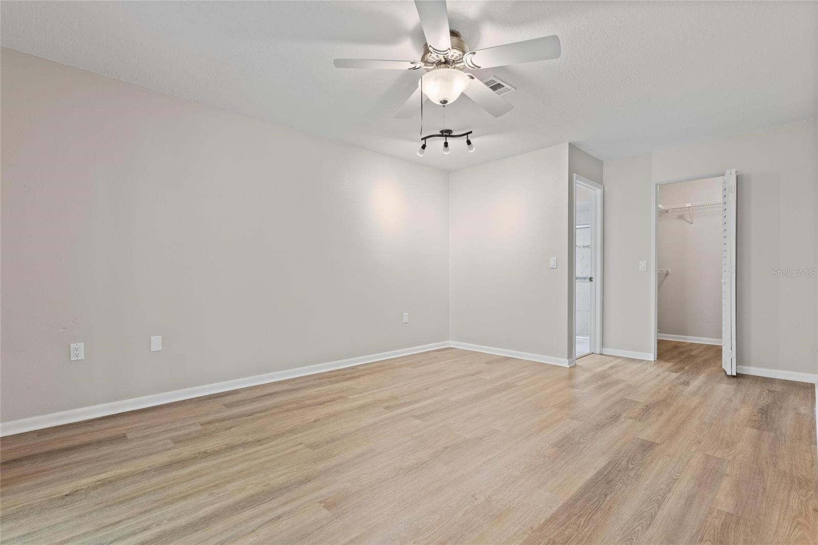 Image 13 of 26 For 11241 Rollingwood Drive