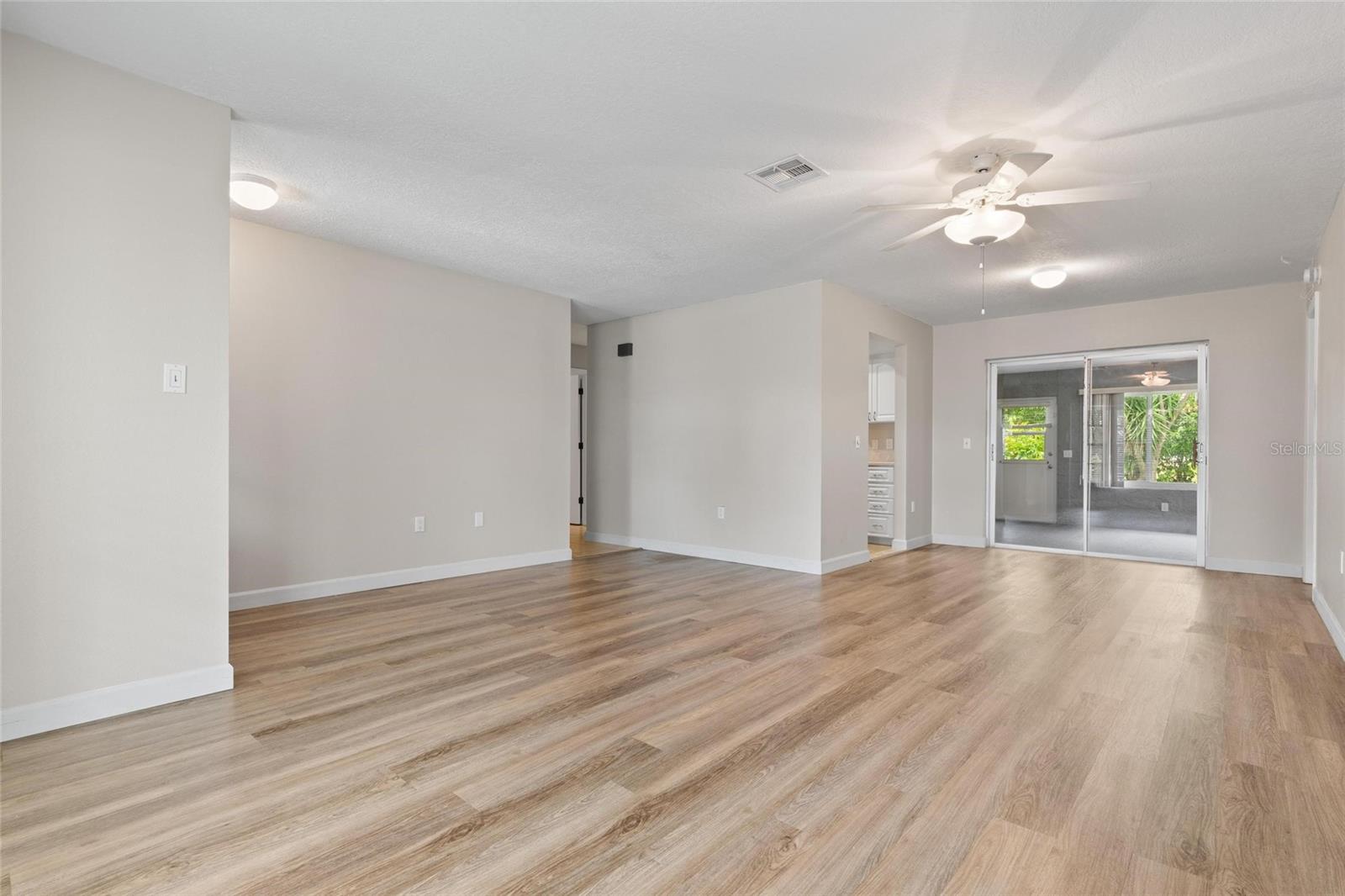 Image 14 of 26 For 11241 Rollingwood Drive