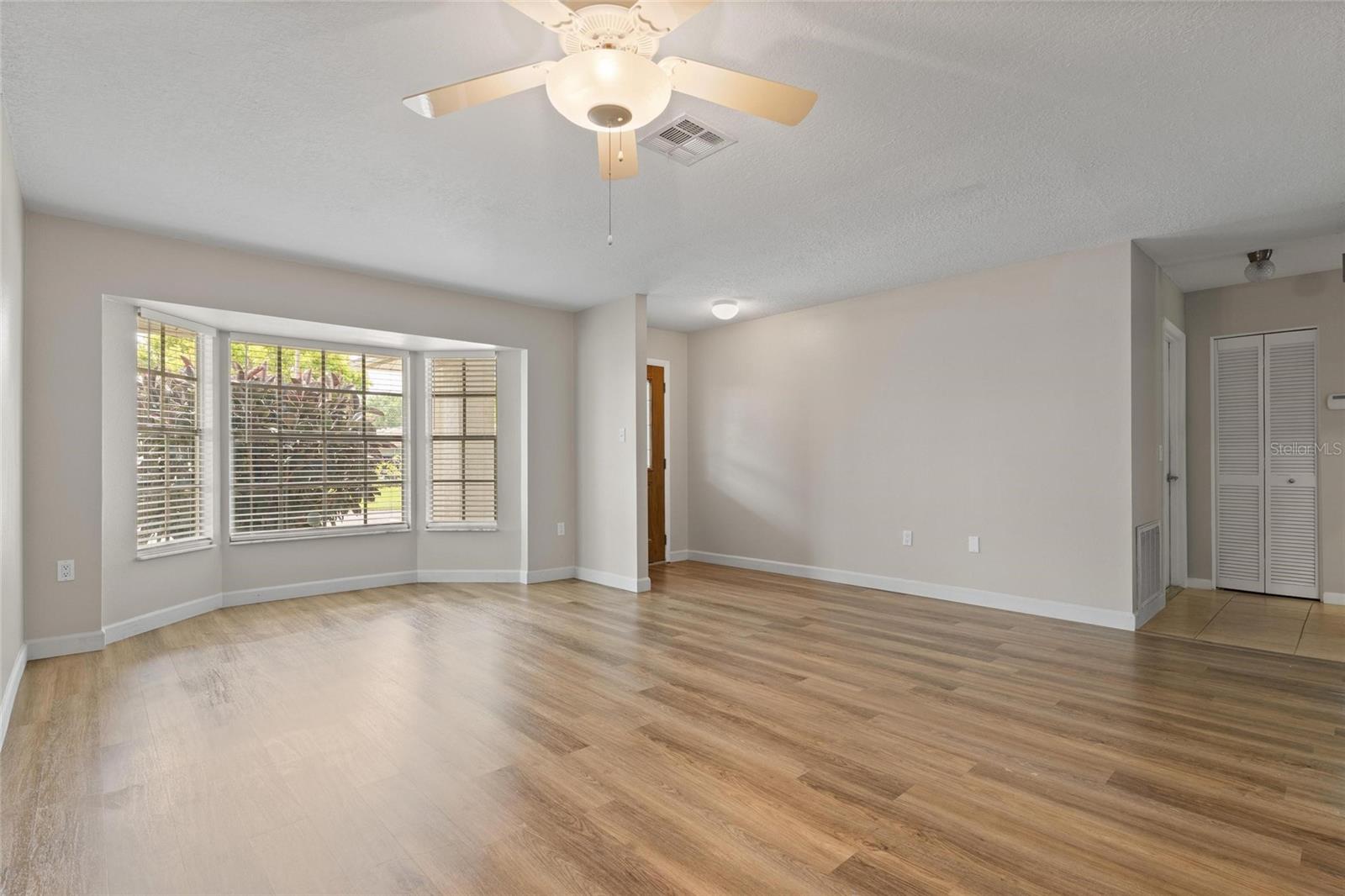 Image 5 of 26 For 11241 Rollingwood Drive