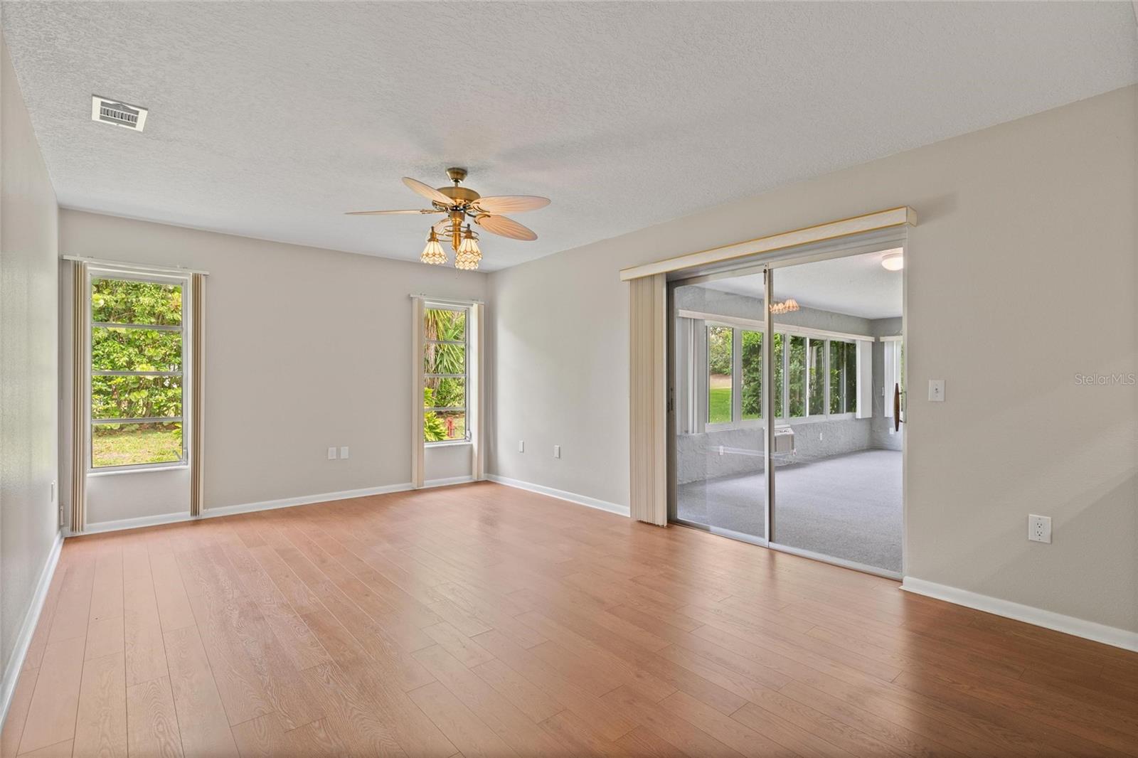 Image 6 of 26 For 11241 Rollingwood Drive