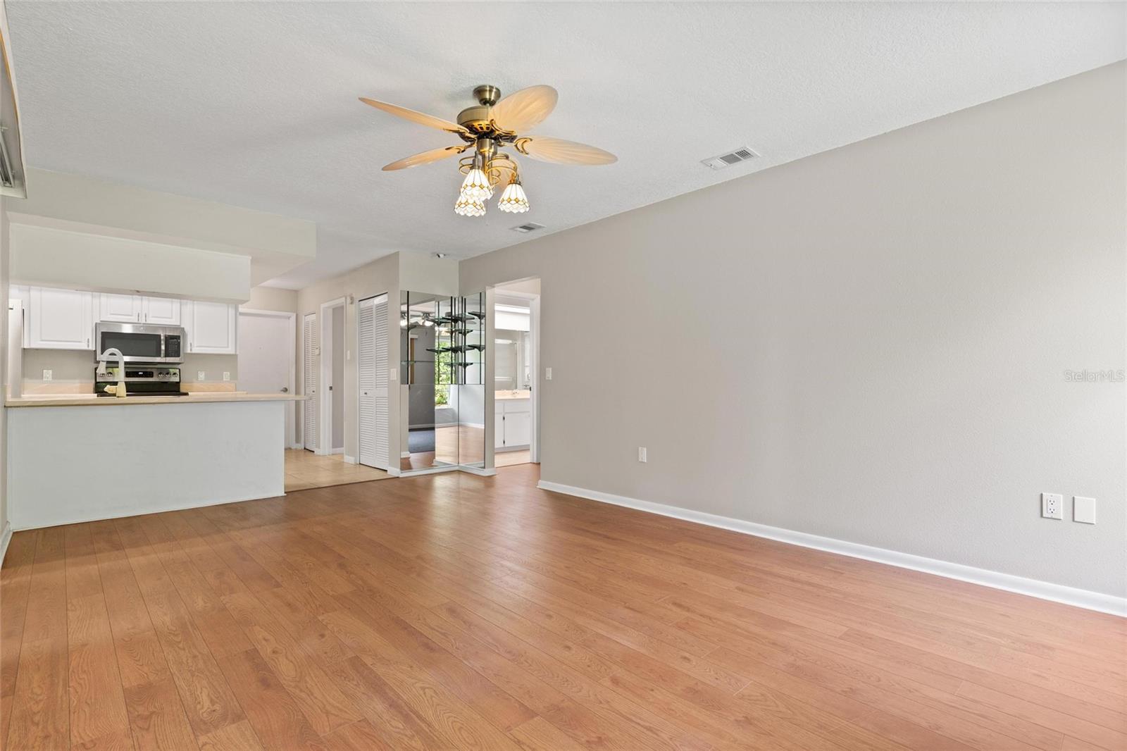 Image 8 of 26 For 11241 Rollingwood Drive