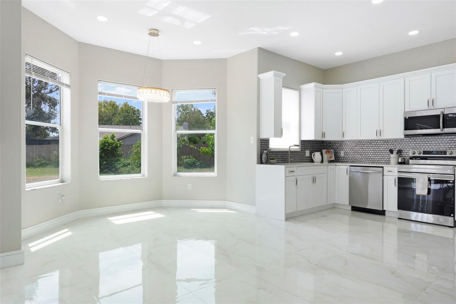 Listing photo id 11 for 2306 Colusa Lane