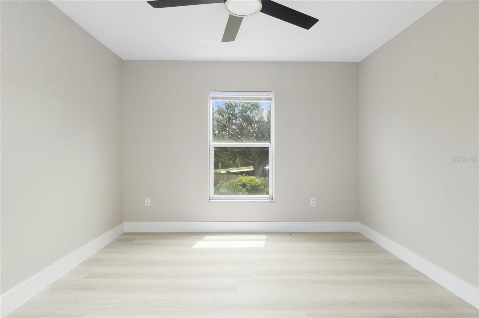 Listing photo id 33 for 2306 Colusa Lane