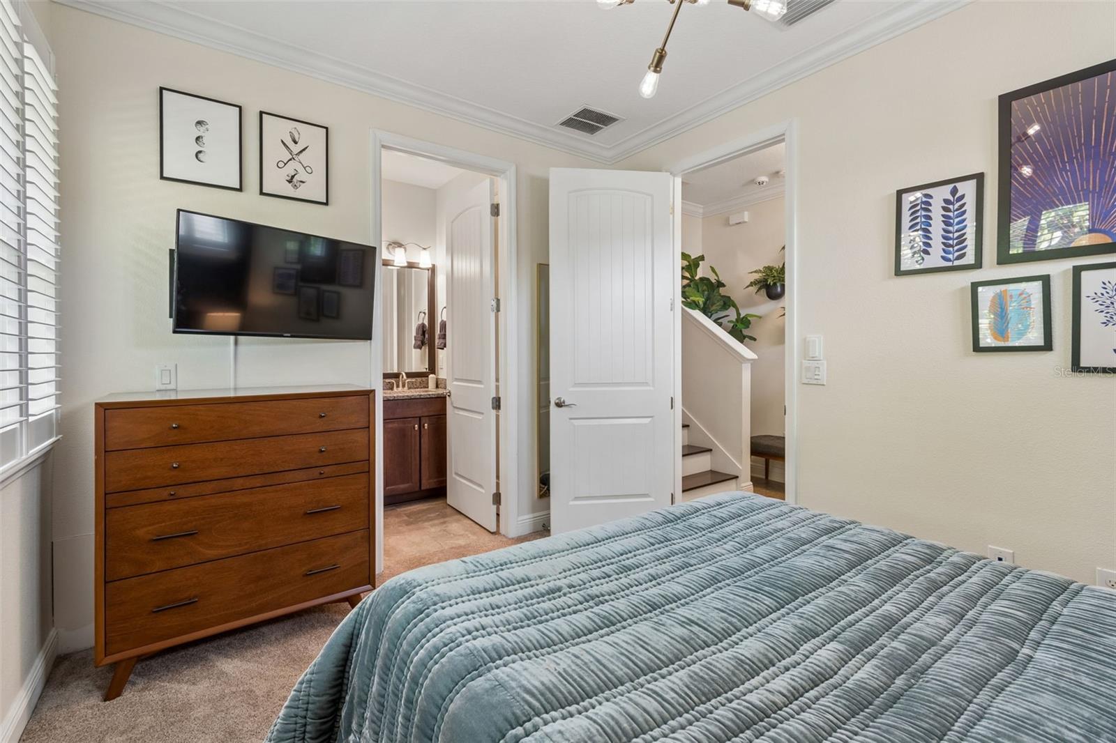 Image 5 of 34 For 426 Lincoln Avenue