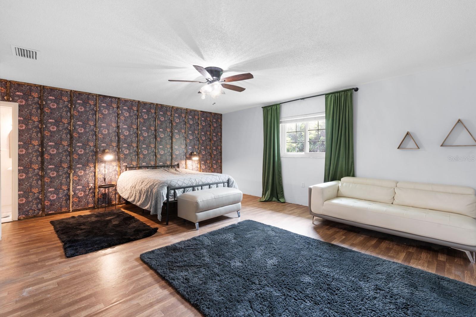 Image 32 of 55 For 501 Rooks Road