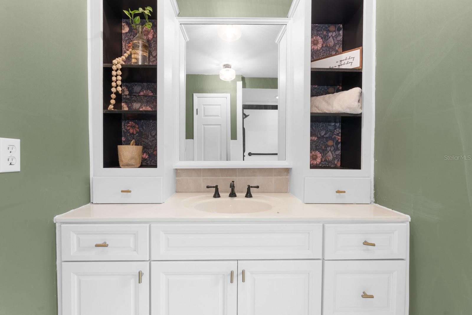 Image 37 of 55 For 501 Rooks Road