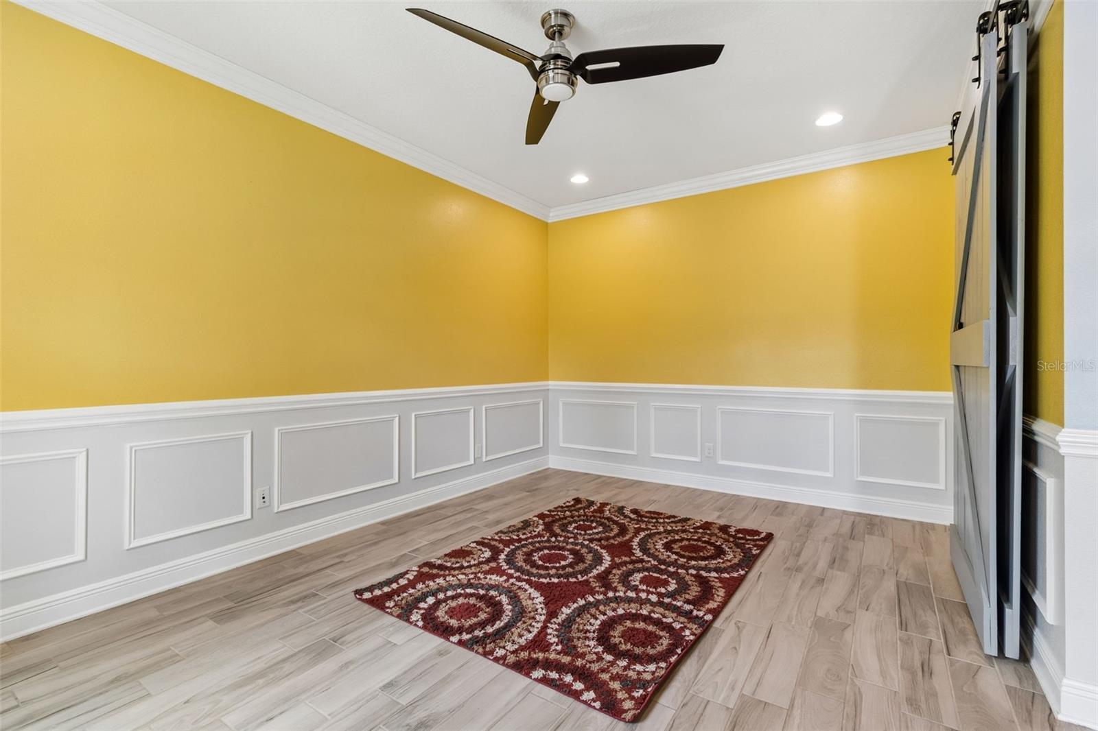 Listing photo id 8 for 10316 Clover Pine Drive