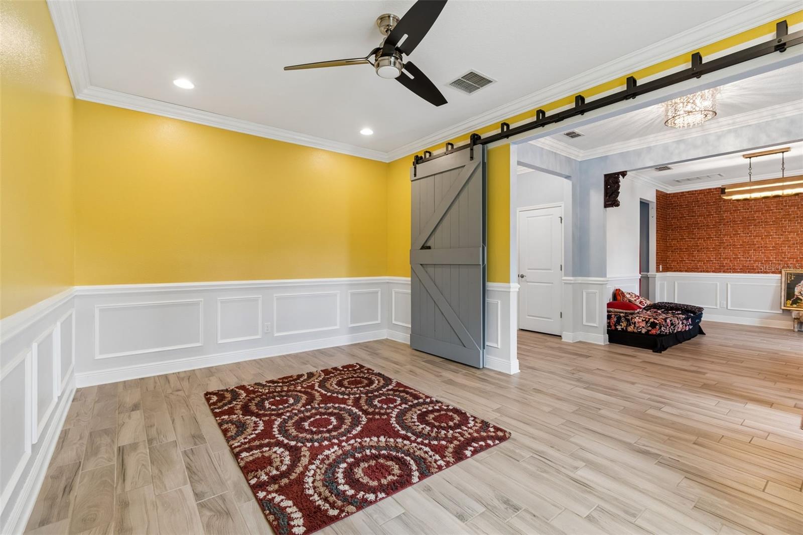 Listing photo id 9 for 10316 Clover Pine Drive