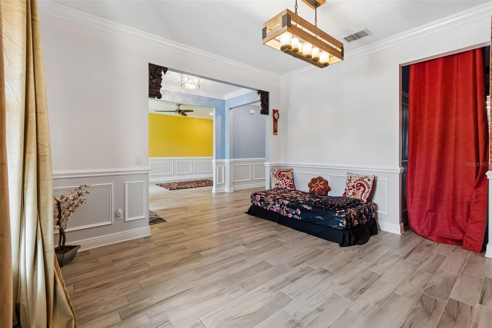 Listing photo id 15 for 10316 Clover Pine Drive