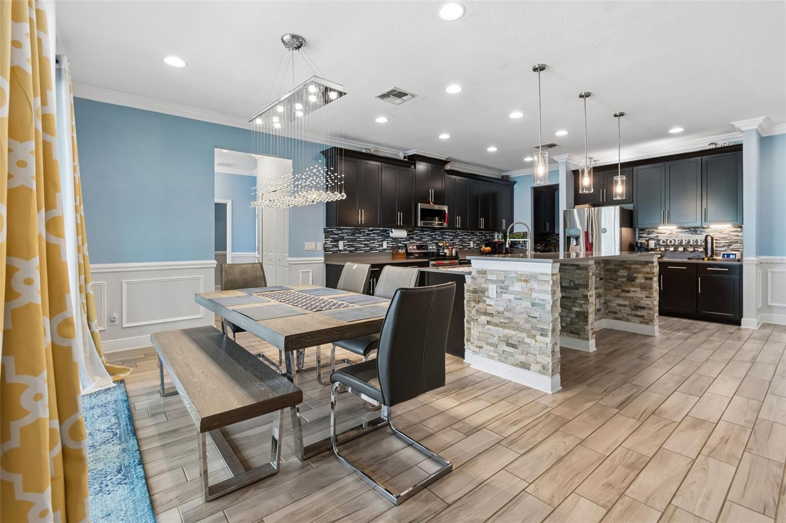 Listing photo id 20 for 10316 Clover Pine Drive