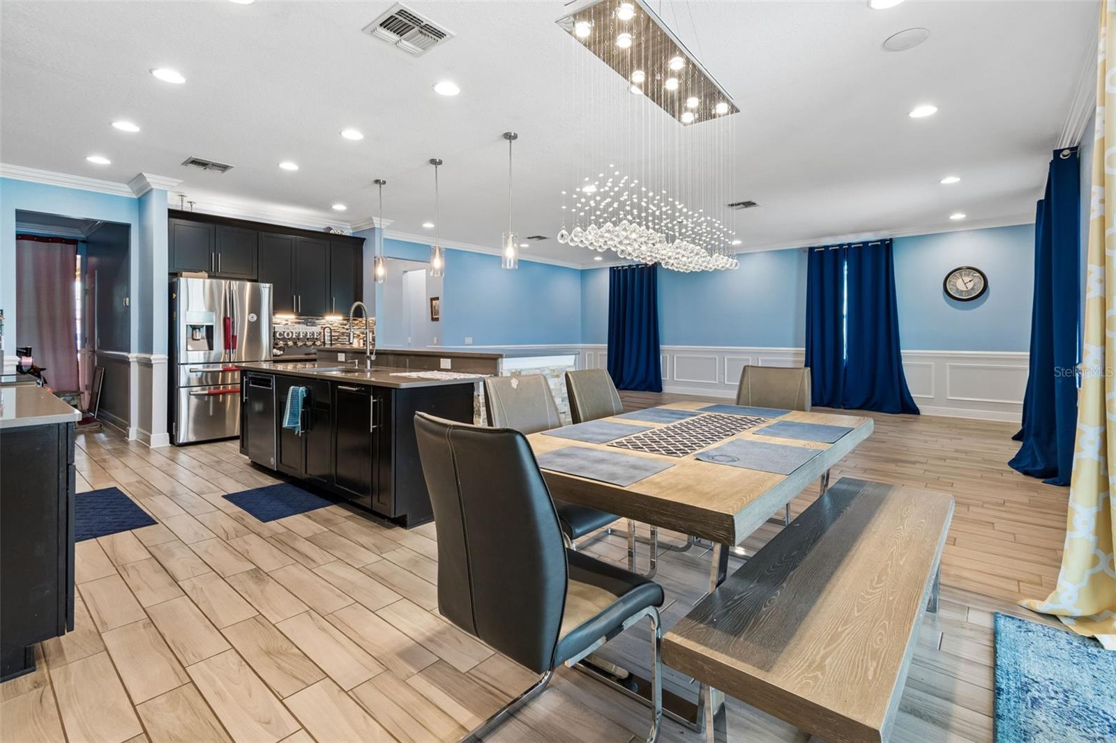 Listing photo id 21 for 10316 Clover Pine Drive