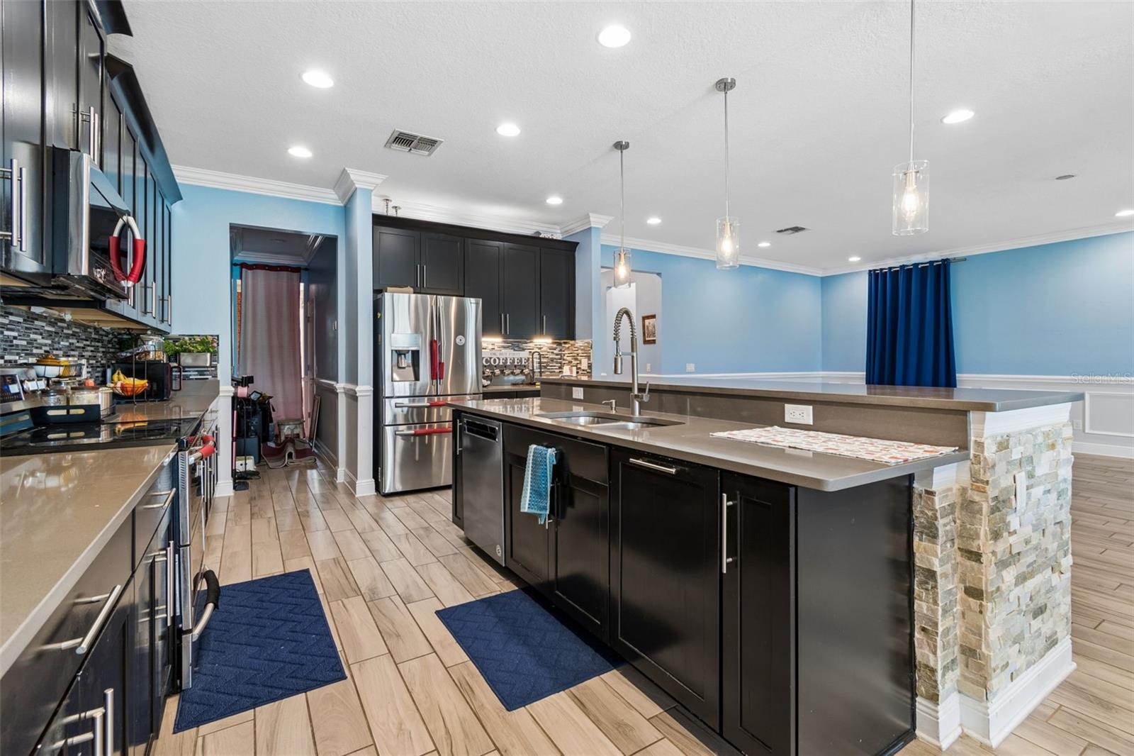 Listing photo id 23 for 10316 Clover Pine Drive