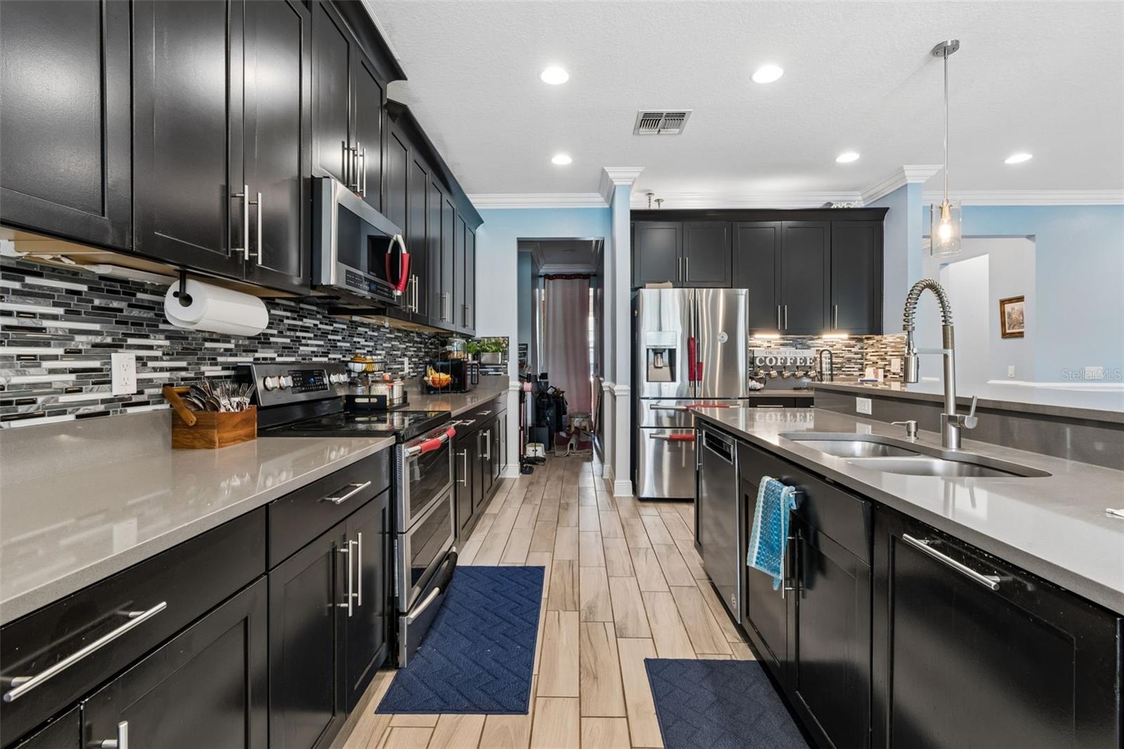 Listing photo id 24 for 10316 Clover Pine Drive