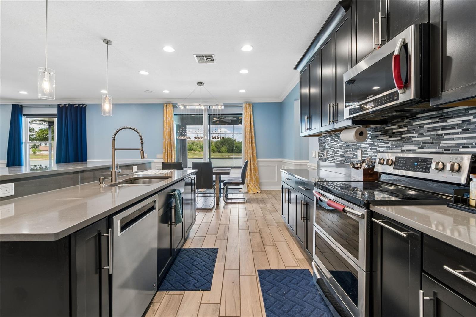 Listing photo id 26 for 10316 Clover Pine Drive