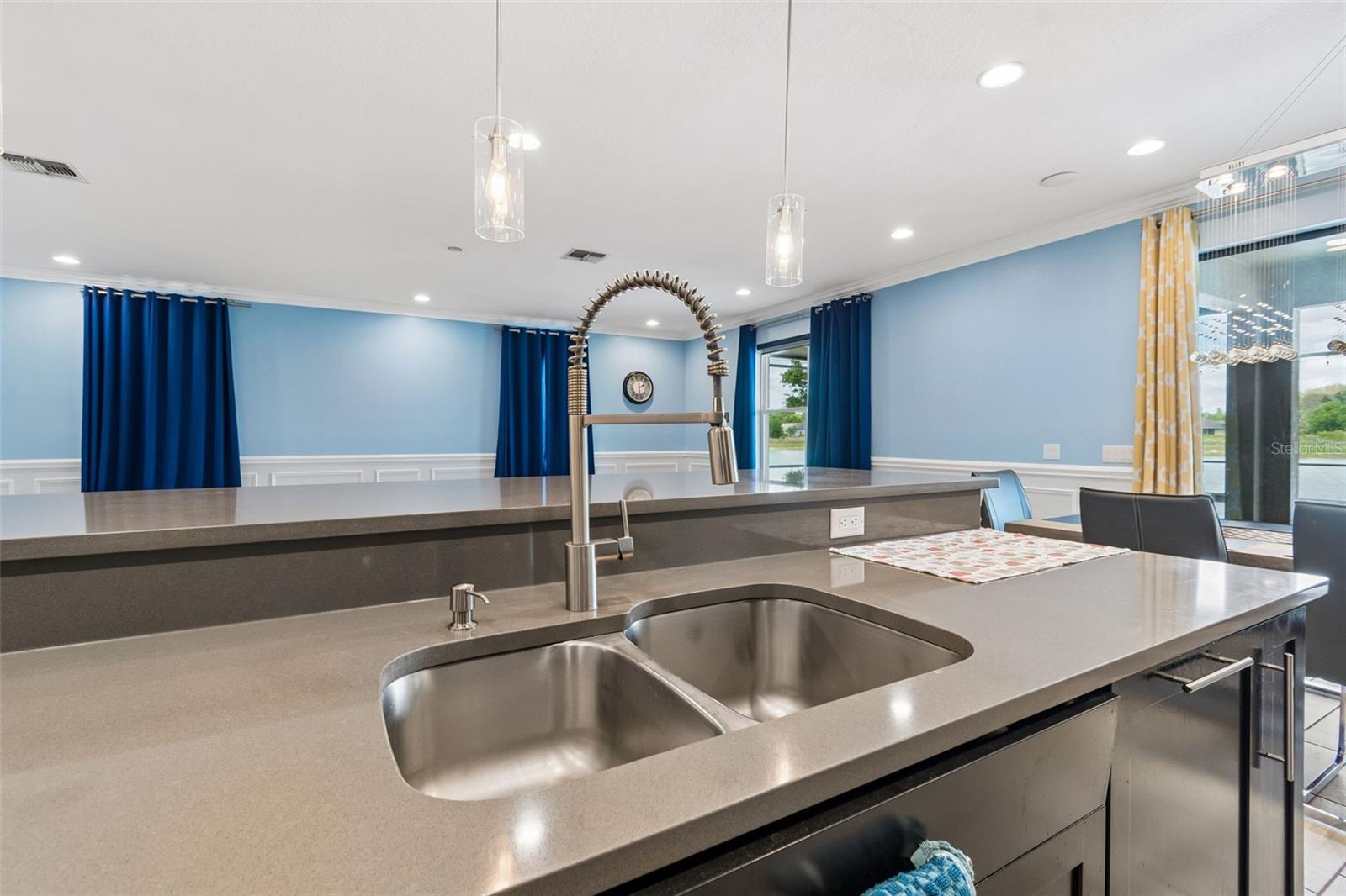 Listing photo id 27 for 10316 Clover Pine Drive