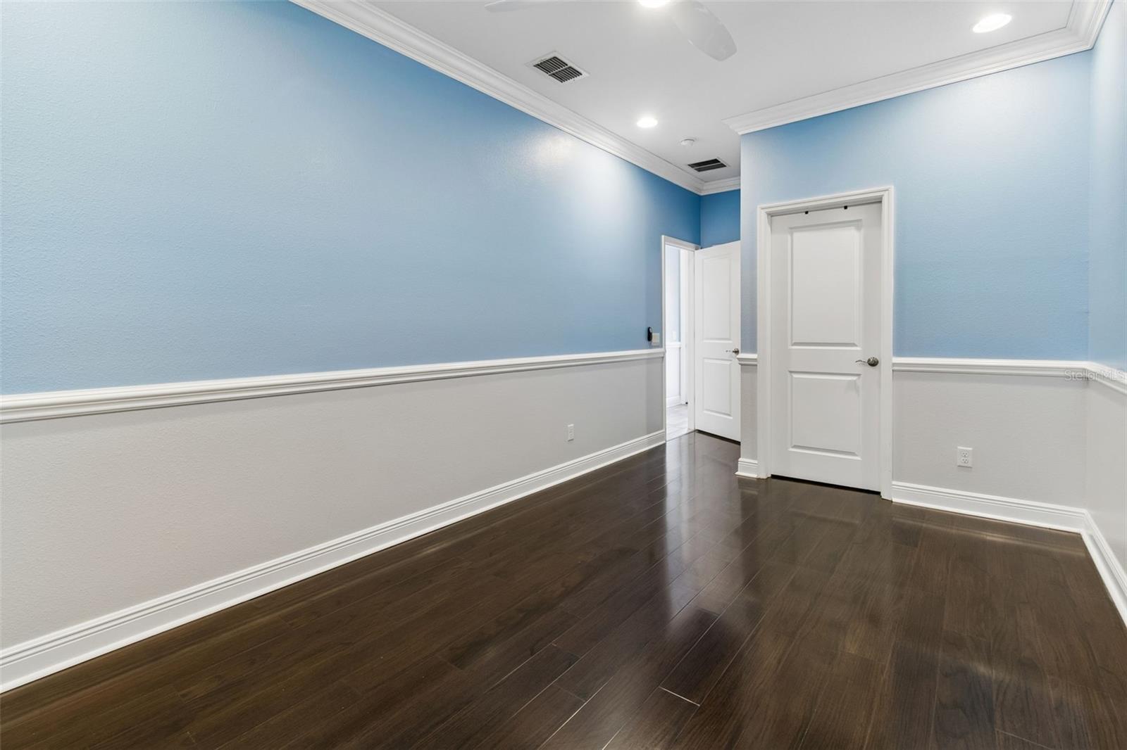 Listing photo id 32 for 10316 Clover Pine Drive