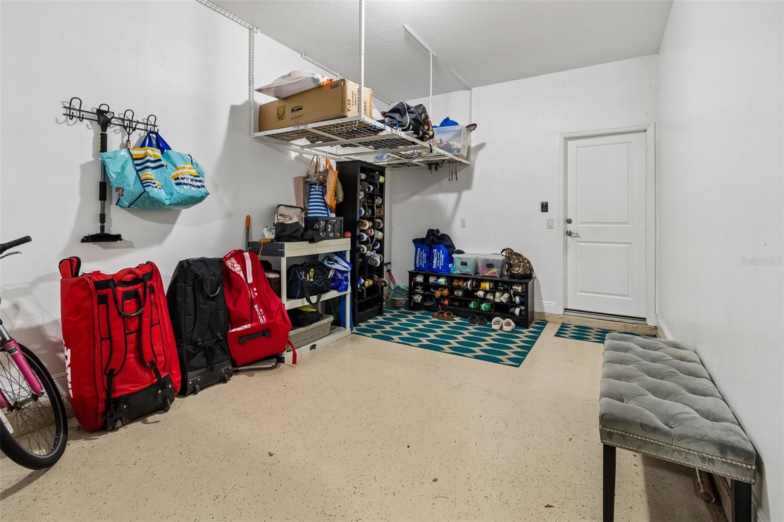 Listing photo id 34 for 10316 Clover Pine Drive