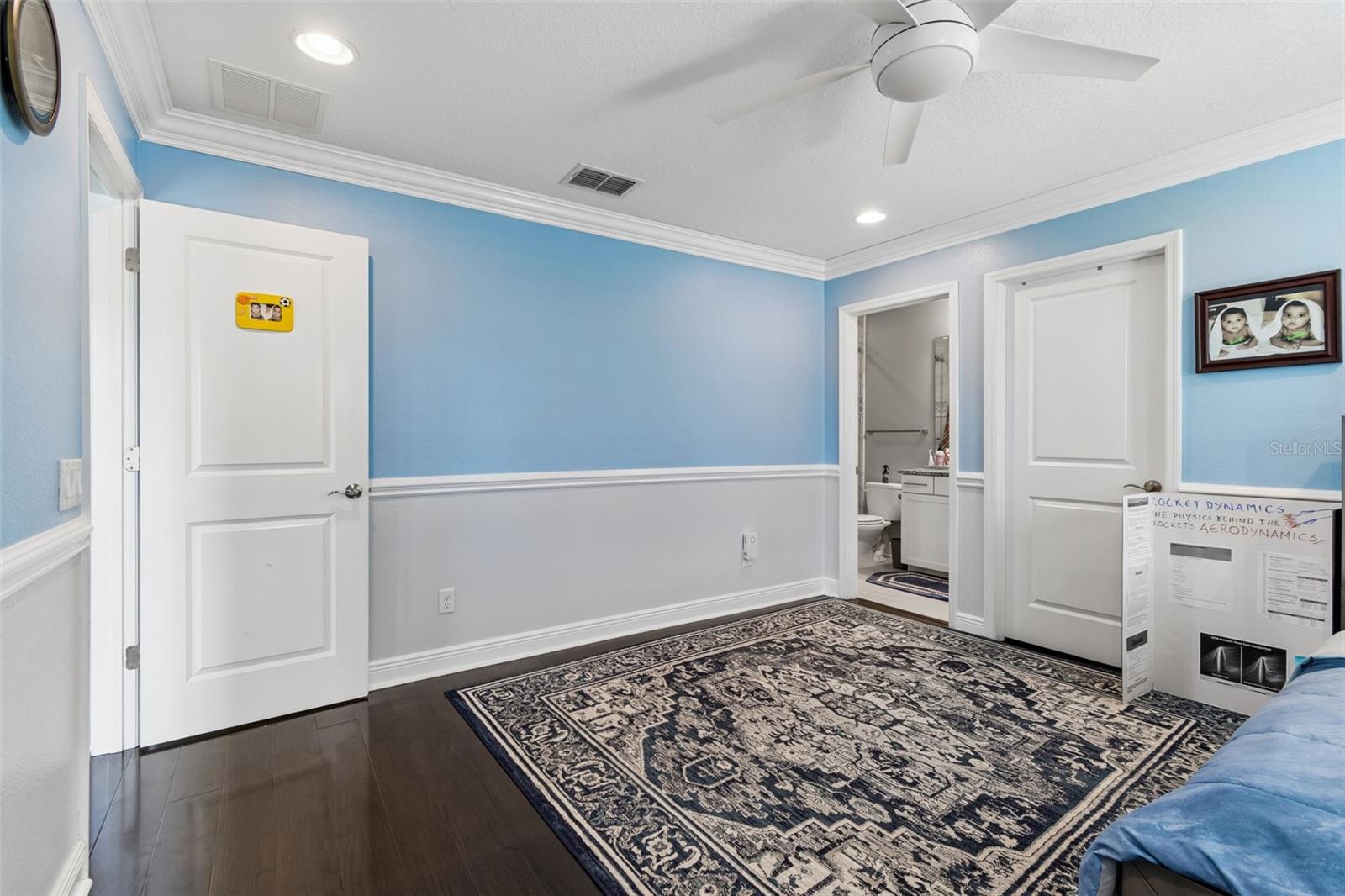 Listing photo id 37 for 10316 Clover Pine Drive