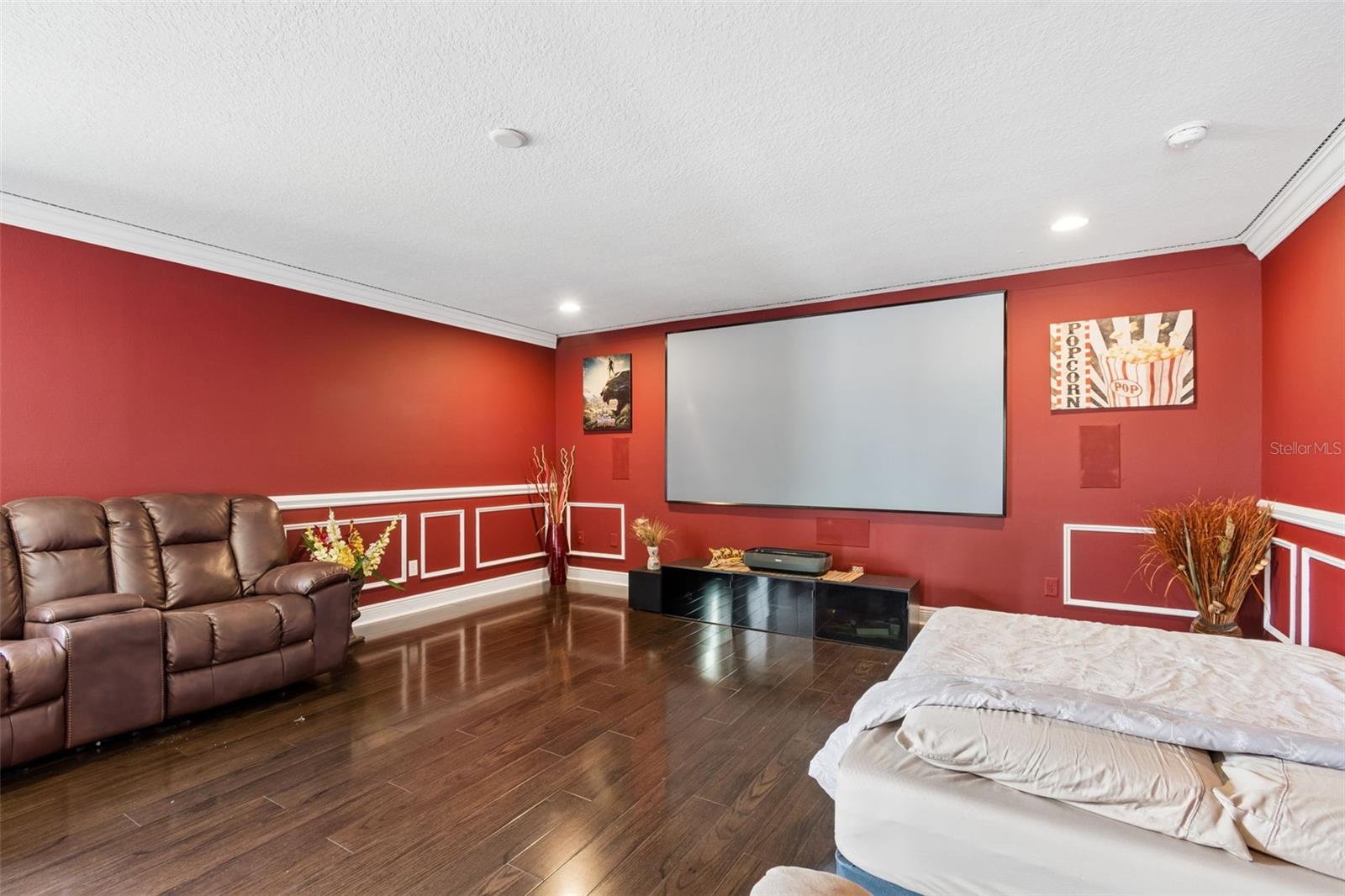 Listing photo id 44 for 10316 Clover Pine Drive