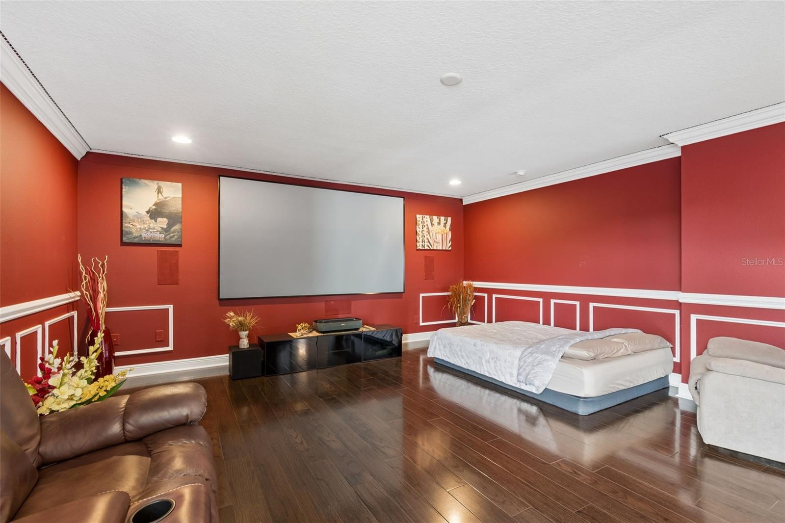 Listing photo id 45 for 10316 Clover Pine Drive