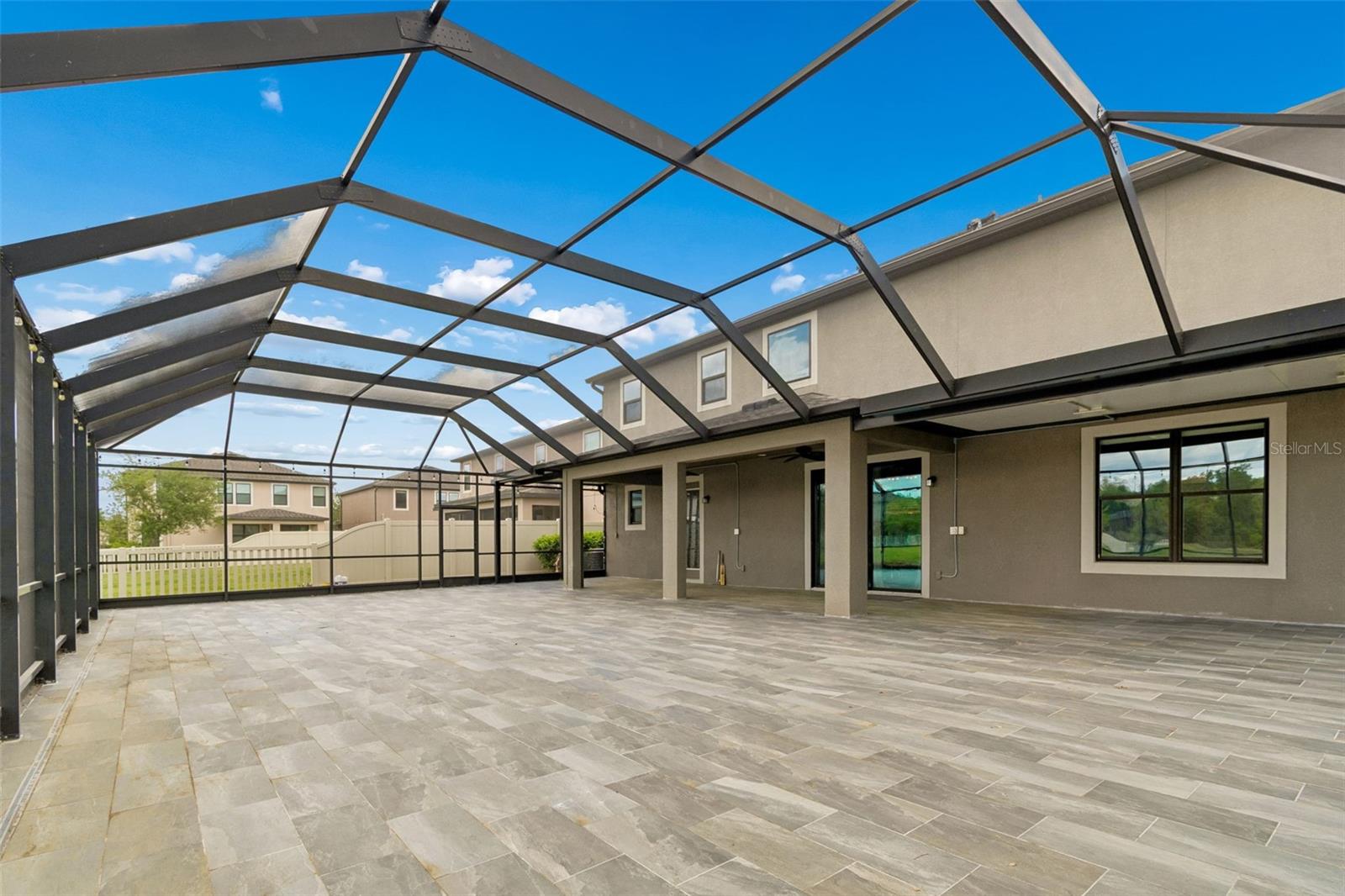 Listing photo id 65 for 10316 Clover Pine Drive