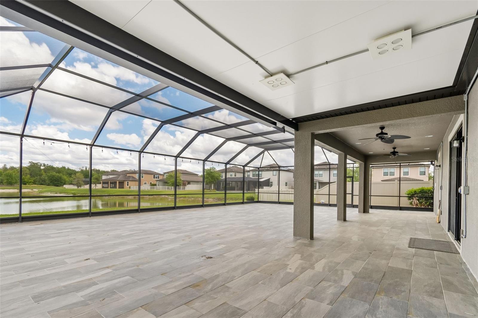 Listing photo id 67 for 10316 Clover Pine Drive