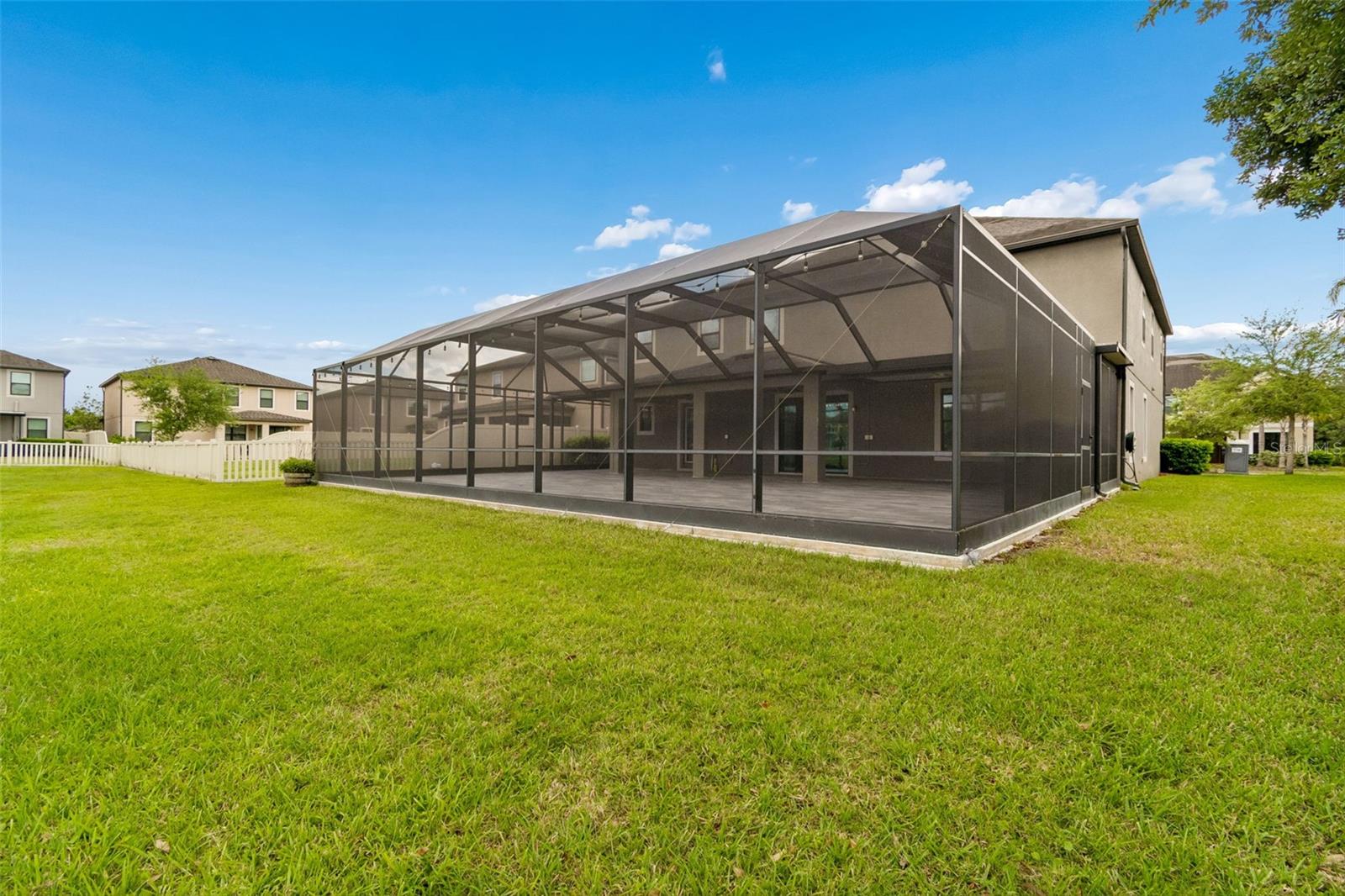 Listing photo id 68 for 10316 Clover Pine Drive