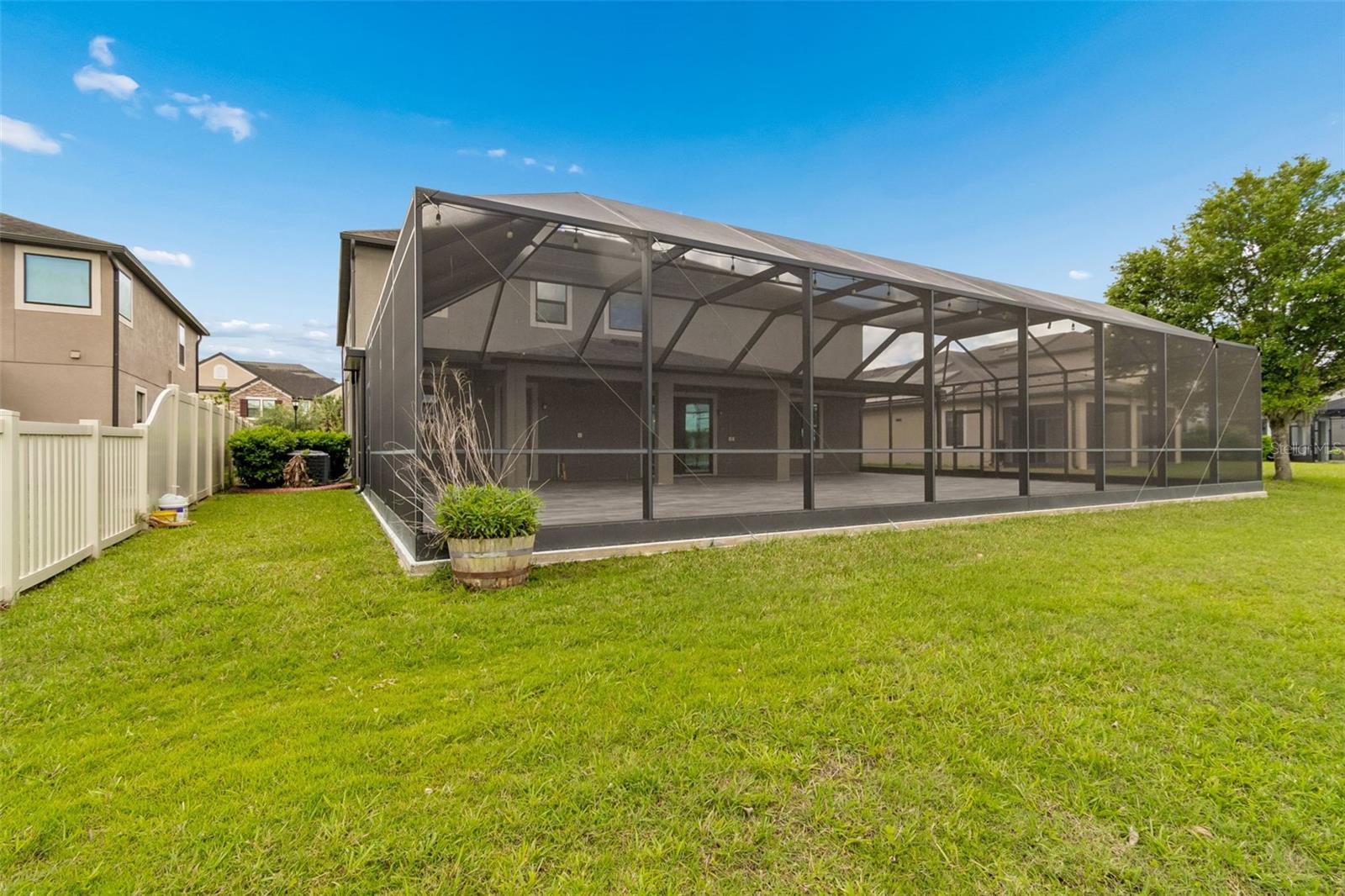 Listing photo id 70 for 10316 Clover Pine Drive