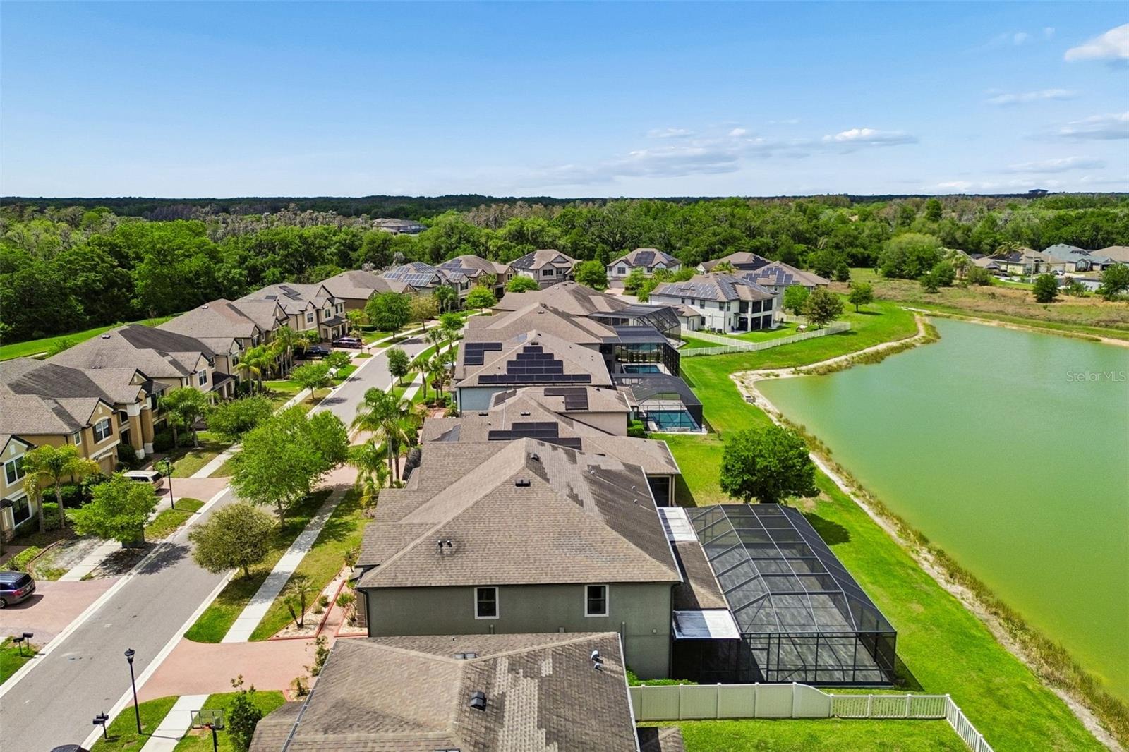 Listing photo id 82 for 10316 Clover Pine Drive