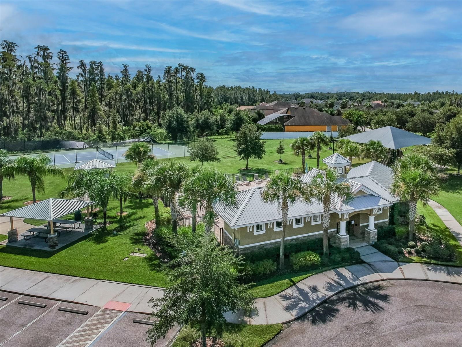 Listing photo id 86 for 10316 Clover Pine Drive