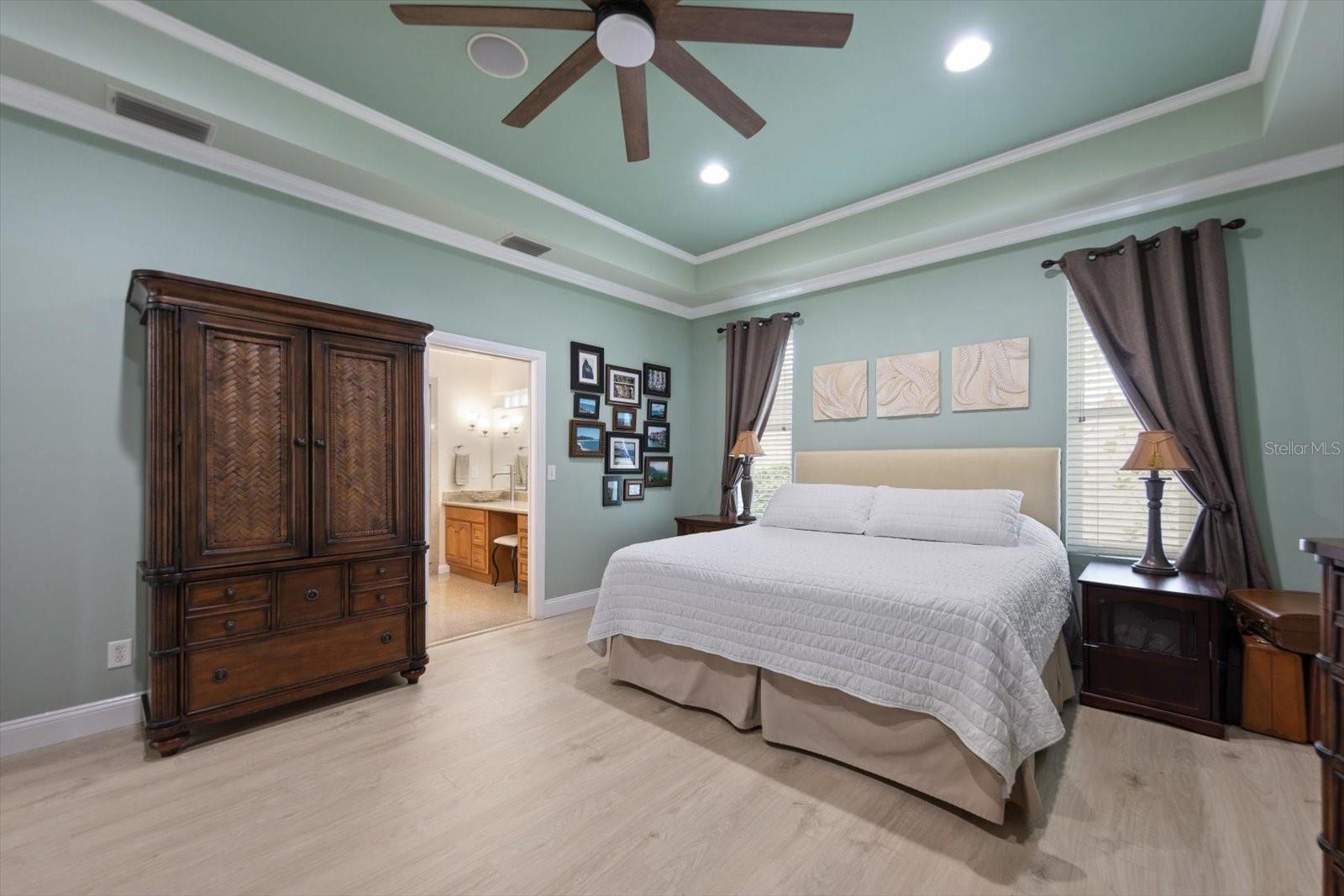 Listing photo id 13 for 2139 Lanai Avenue