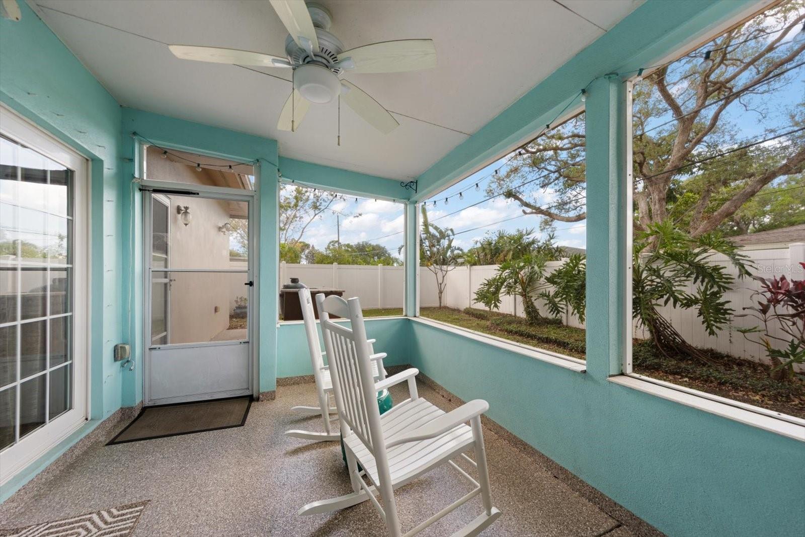 Listing photo id 25 for 2139 Lanai Avenue