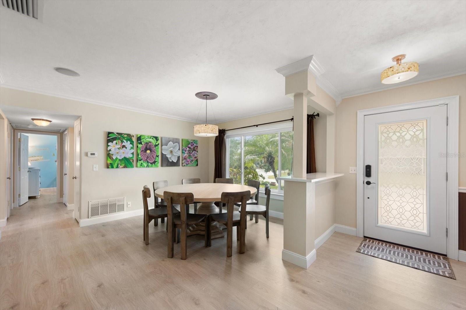 Listing photo id 1 for 2139 Lanai Avenue