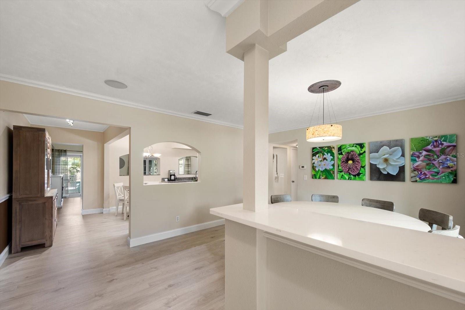 Listing photo id 3 for 2139 Lanai Avenue