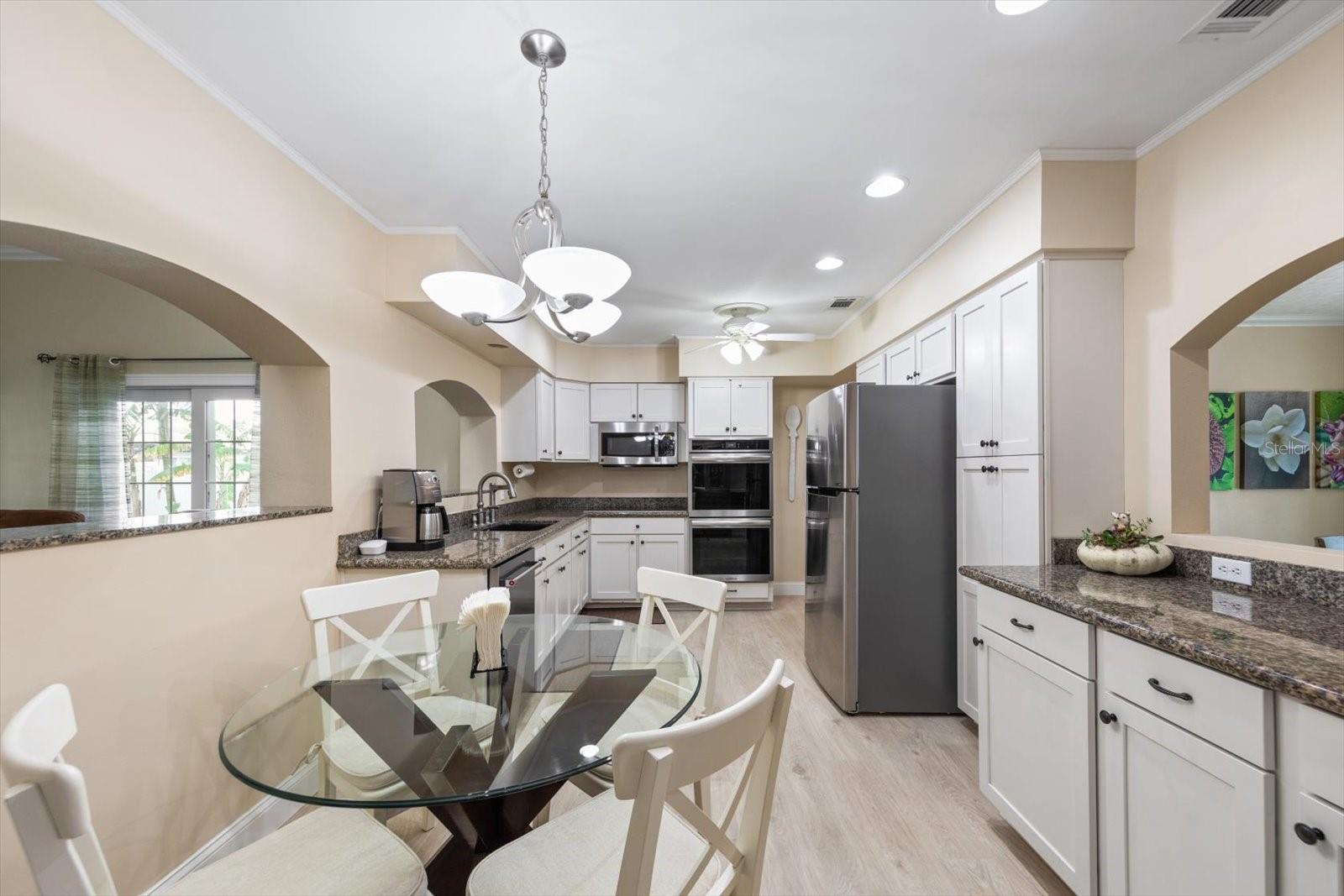 Listing photo id 4 for 2139 Lanai Avenue