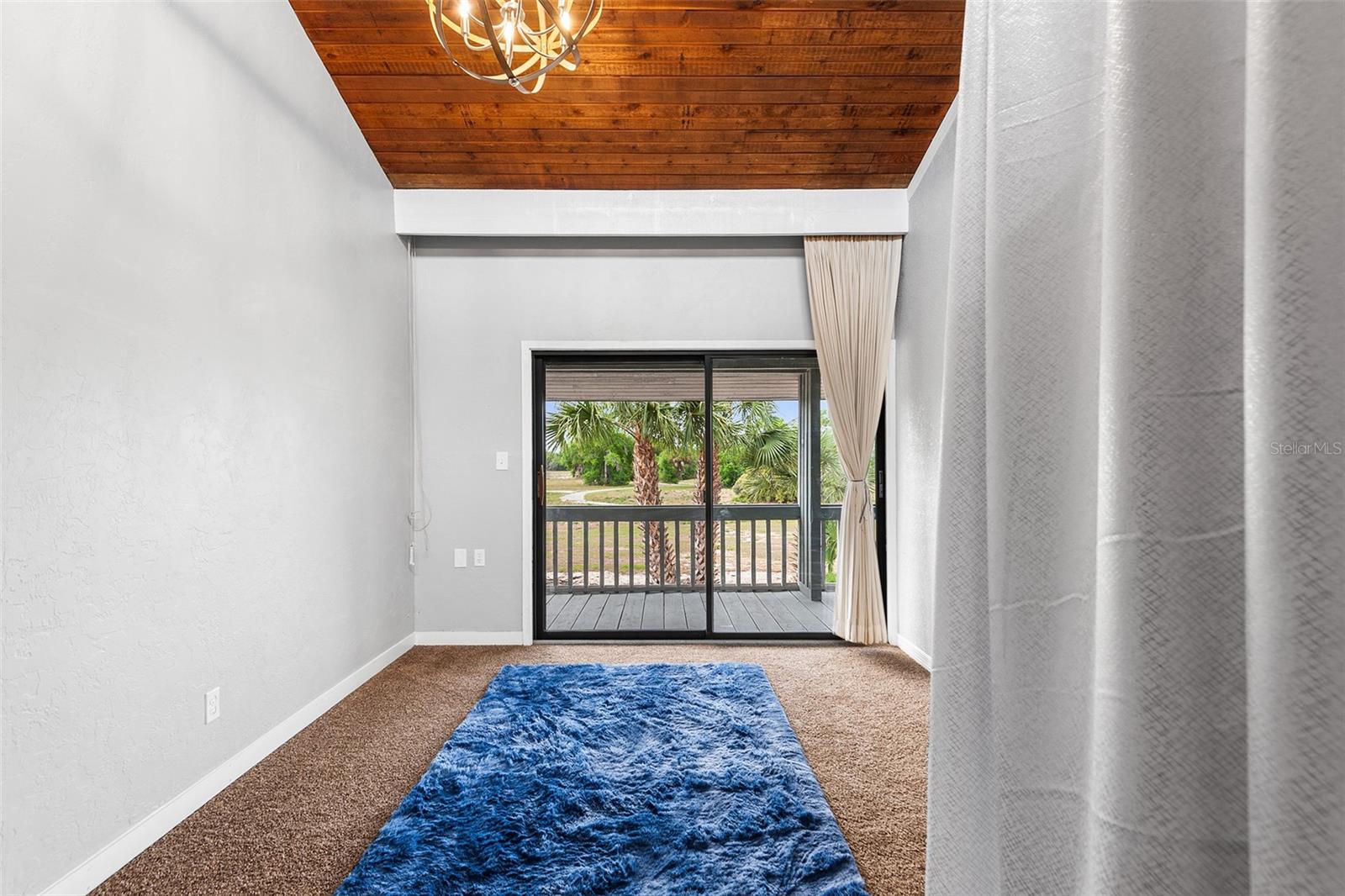 Image 13 of 22 For 2115 Corner Lake Drive E