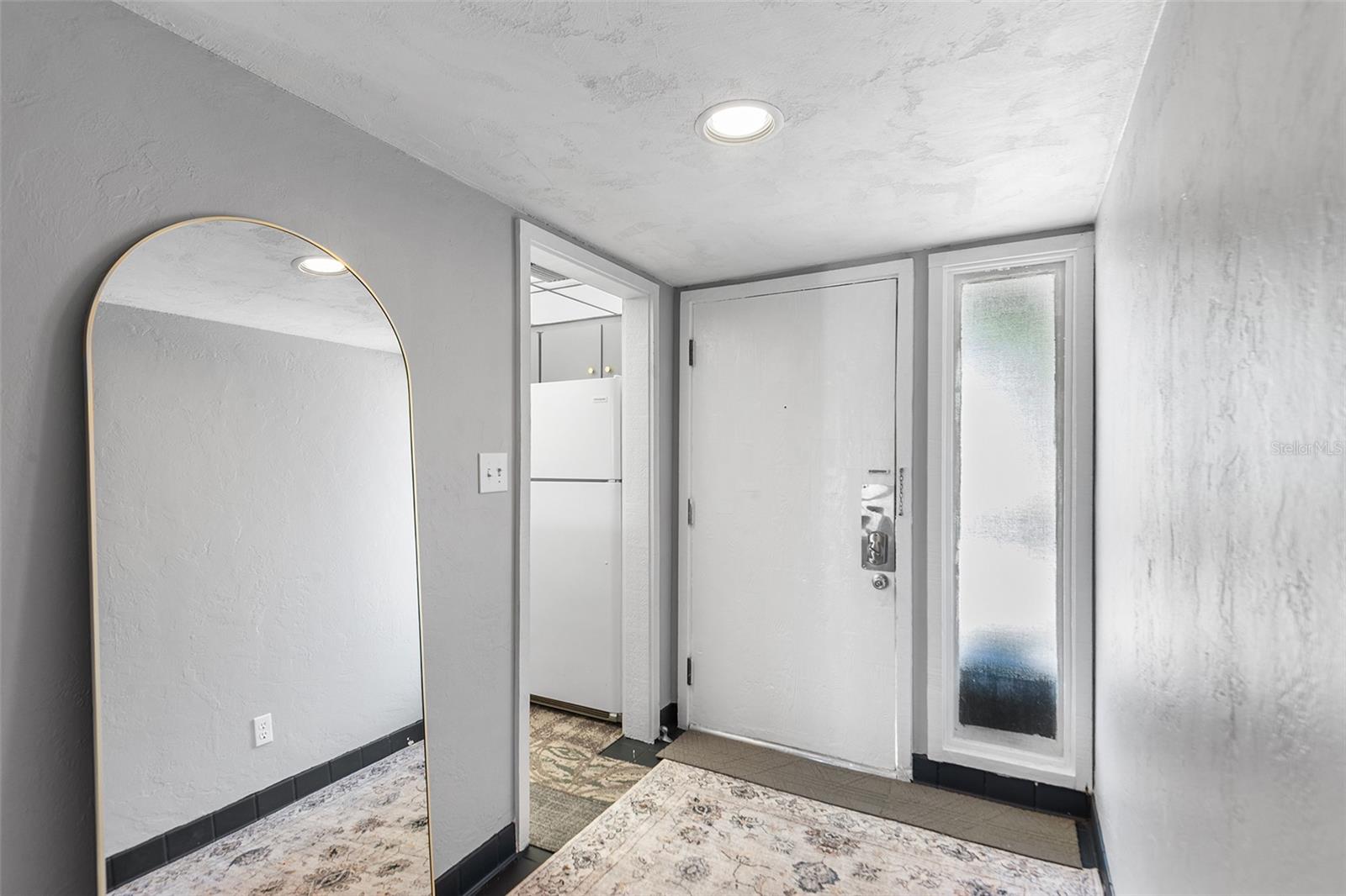 Image 4 of 22 For 2115 Corner Lake Drive E