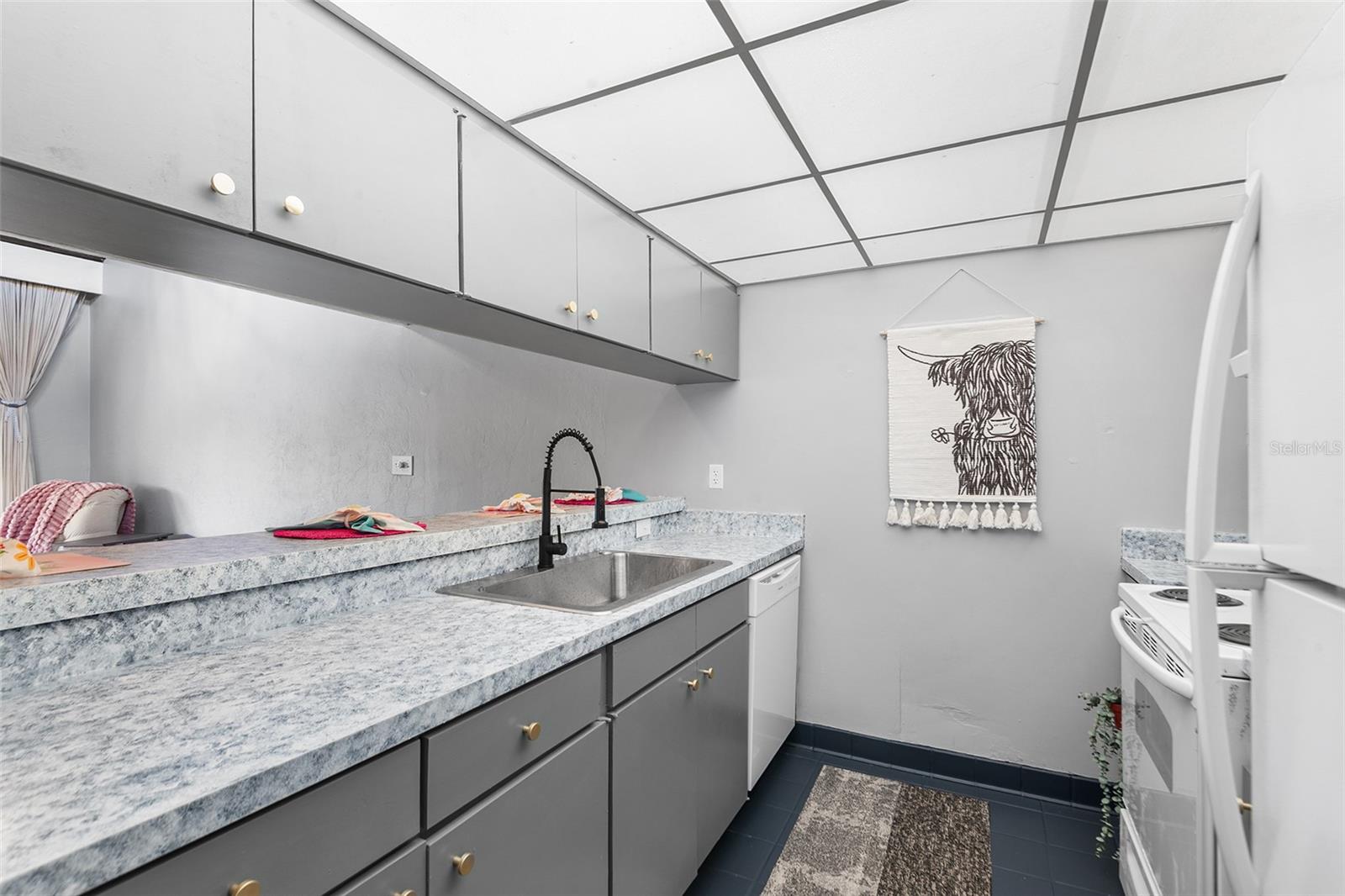 Image 7 of 22 For 2115 Corner Lake Drive E