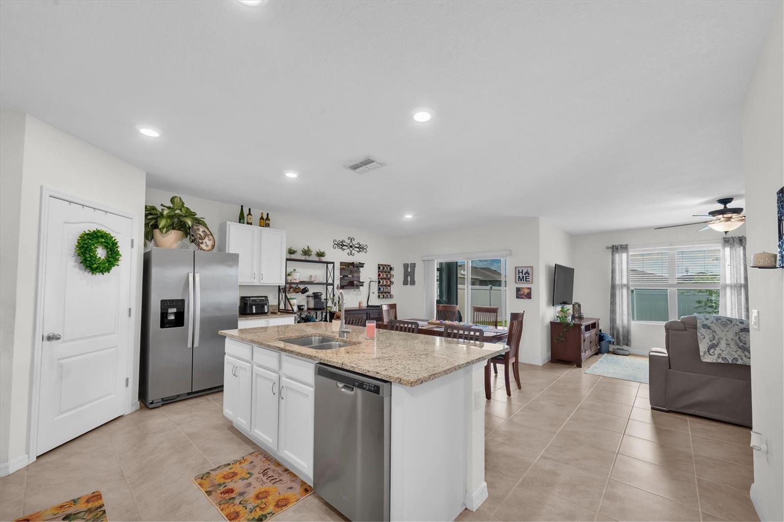 Image 13 of 34 For 2826 Van Amber Court