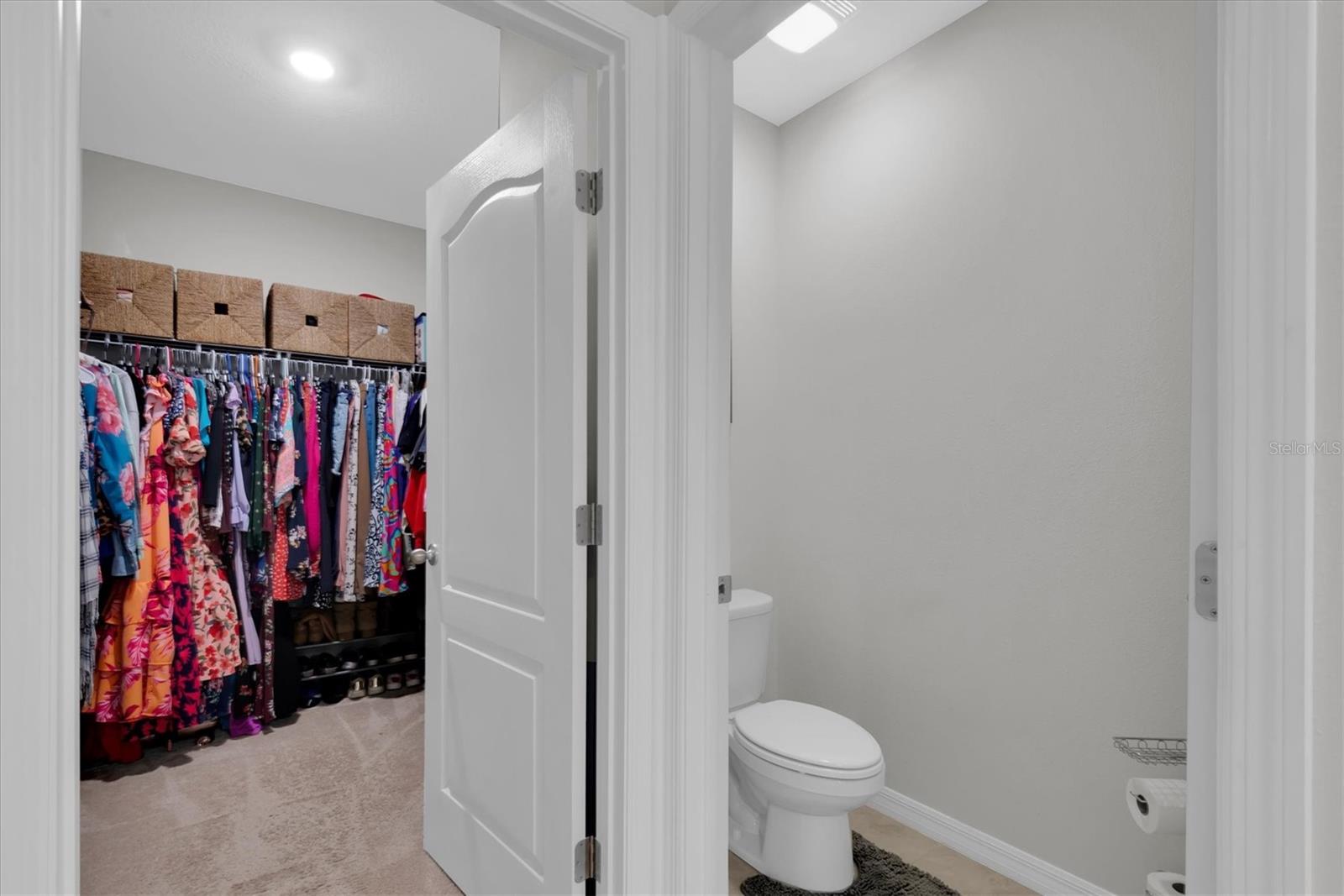 Image 21 of 34 For 2826 Van Amber Court