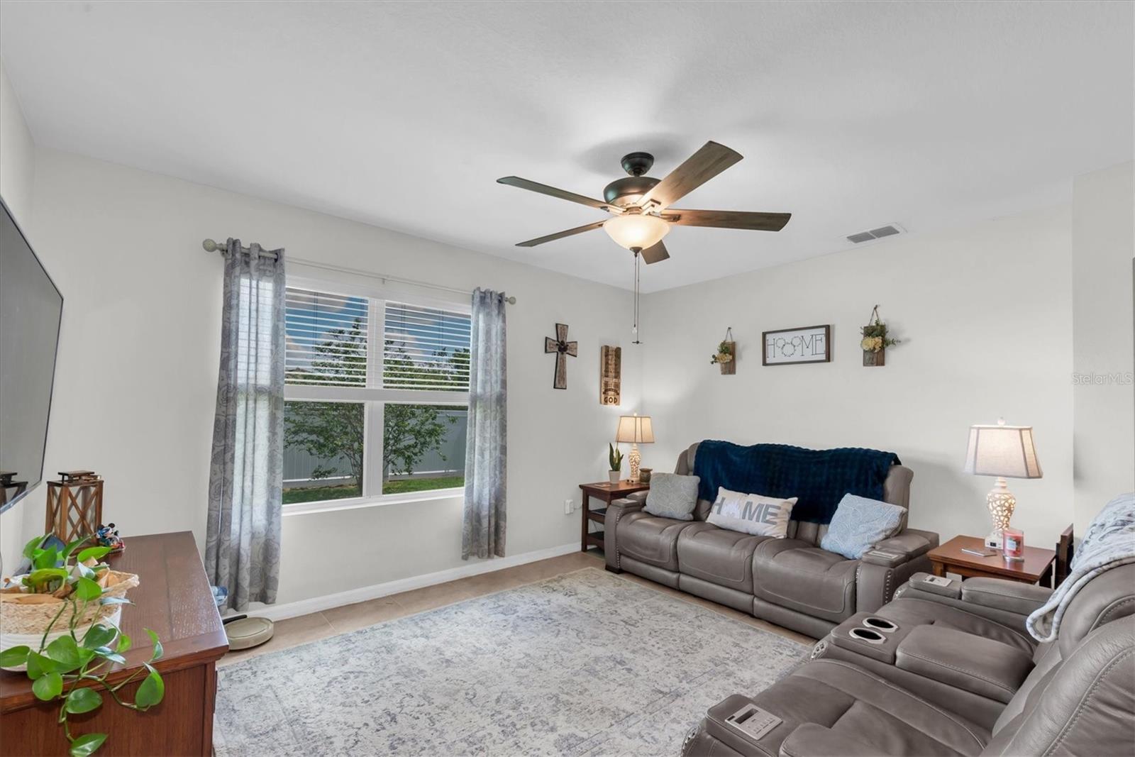 Image 7 of 34 For 2826 Van Amber Court