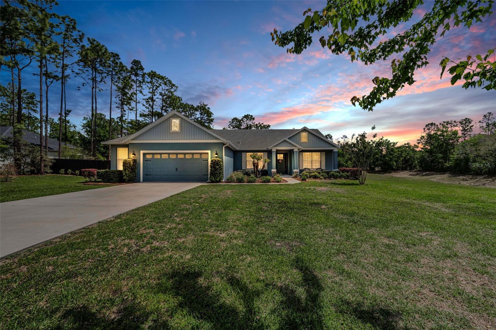 Listing photo id 11 for 15747 Sago Drive
